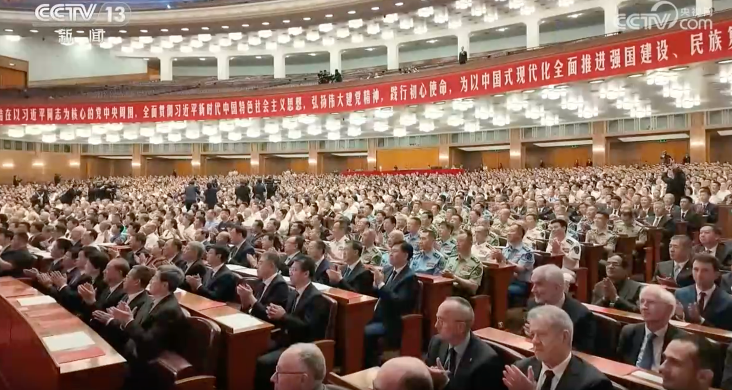 我院外籍教授受邀参加庆祝中国共产党成立105周年大会